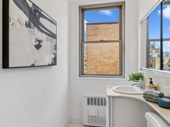 300 East 74th Street image 11 of 11