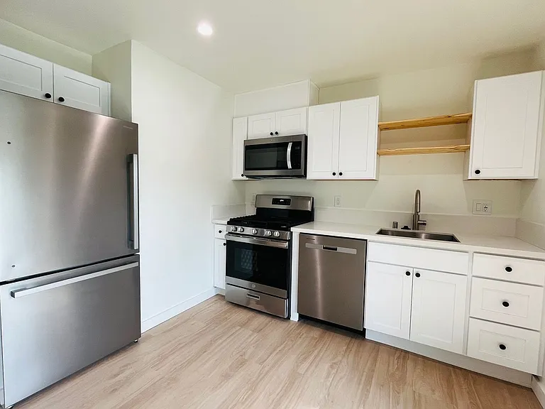 529 W. Victoria - 1236 San Pascual — Photo 13