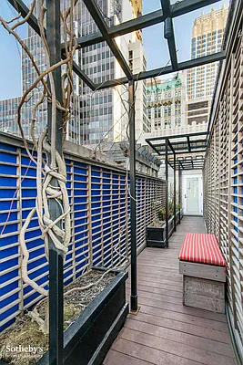 Sold by Sotheby's International Realty | media 6