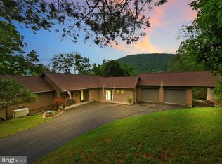 21 Red Horse Rd, Pottsville, PA 17901