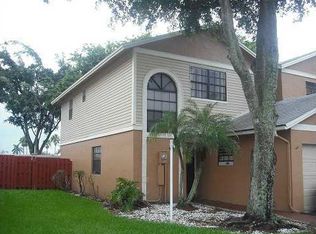 10480 NW 3rd St, Pembroke Pines, FL 33026