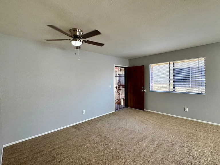 3633 Marlborough Ave — Photo 5