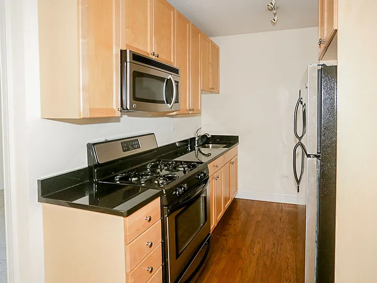 3808-16 N. Sheffield — Photo 11