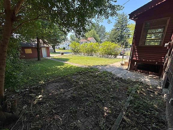 3rd image of 665 Greenlawn Ave