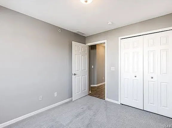 1097 Foxboro #31 — Photo 15