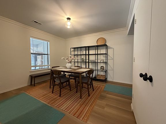 5th image of 2213 N Crossover Rd #1