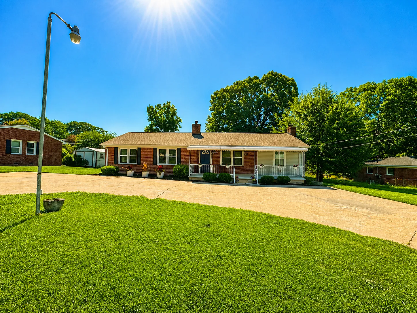 3 bed, 1.5 bath, 1398 sqft, $1,850 — Photo 1