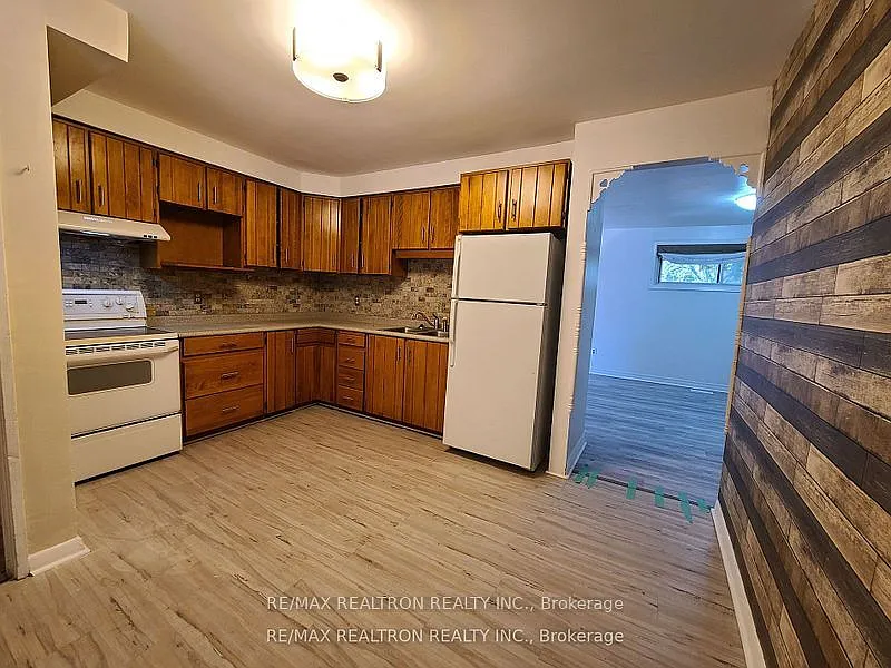 3 bed, $2,300 — Photo 4
