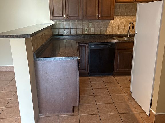 3rd image of 205 Simpson Ave APT 312