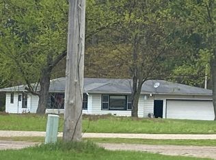 11210 Riverside Dr, White Pigeon, MI 49099