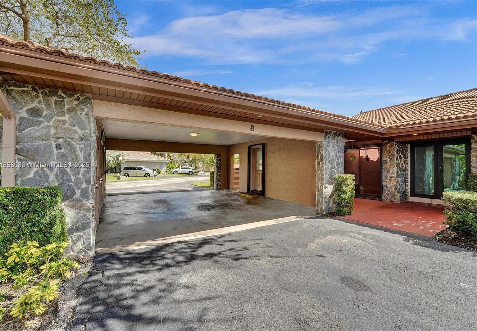 3650 N 36th Ave APT 8