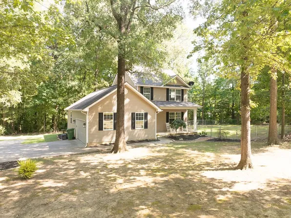 738 Cohutta St, Chatsworth, GA 30705