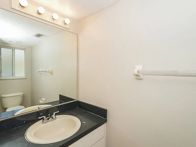 10334 Summerview Cir — Photo 11