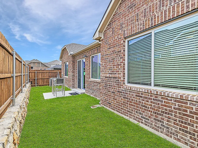 VLux Stoneridge — Photo 68