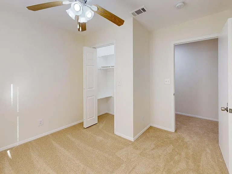 1021 Crosby Ave — Photo 10