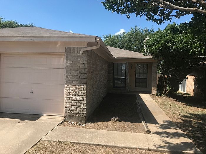 1st image of 1136 Landsdale Ln