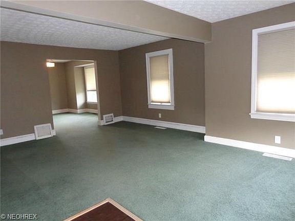 4th image of 136 Fenton Ave