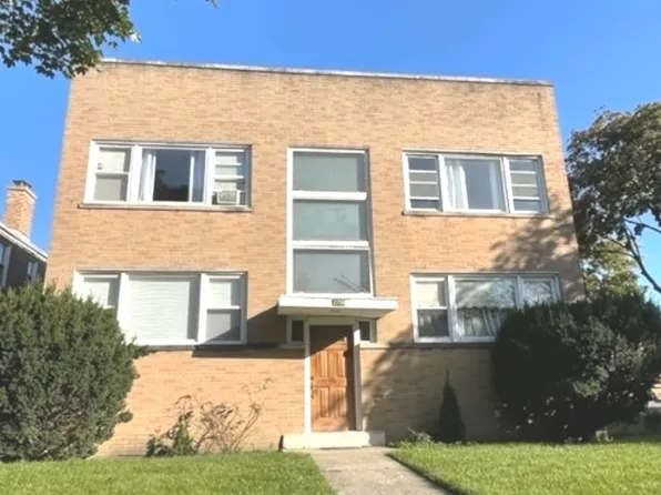 2700 W Gregory St APT 2E, Chicago, IL 60625