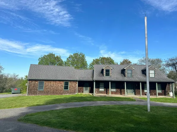 45 Lehigh Ter, Portsmouth, RI 02871