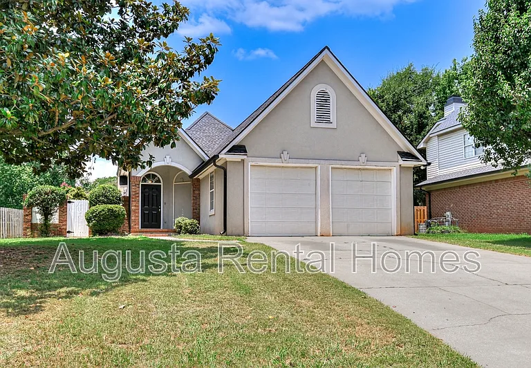 208 Stonington Dr — Photo 4
