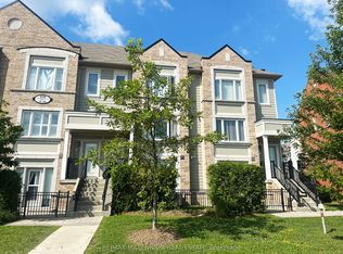 250 Sunny Meadow Blvd #15, Brampton, ON L6R 3Y6