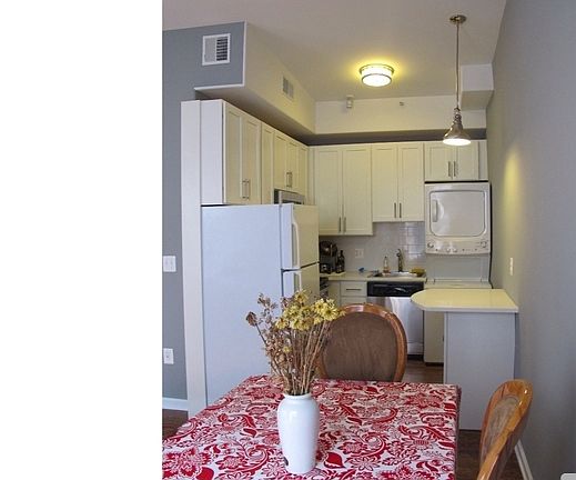 3rd image of 729 S 12th St APT 300