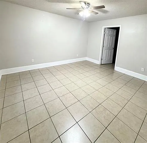 2800 Concordia Dr — Photo 5