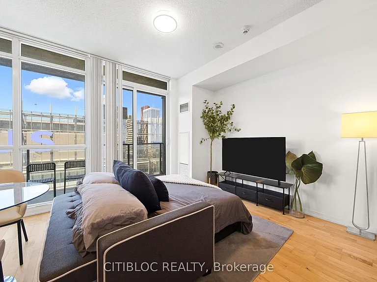 65 Bremner Blvd #4007 — Photo 40