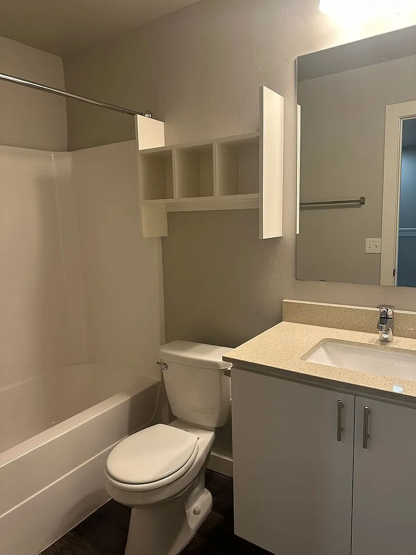 3 bedroom, 2.5 bathroom, 1 car garage — Photo 3