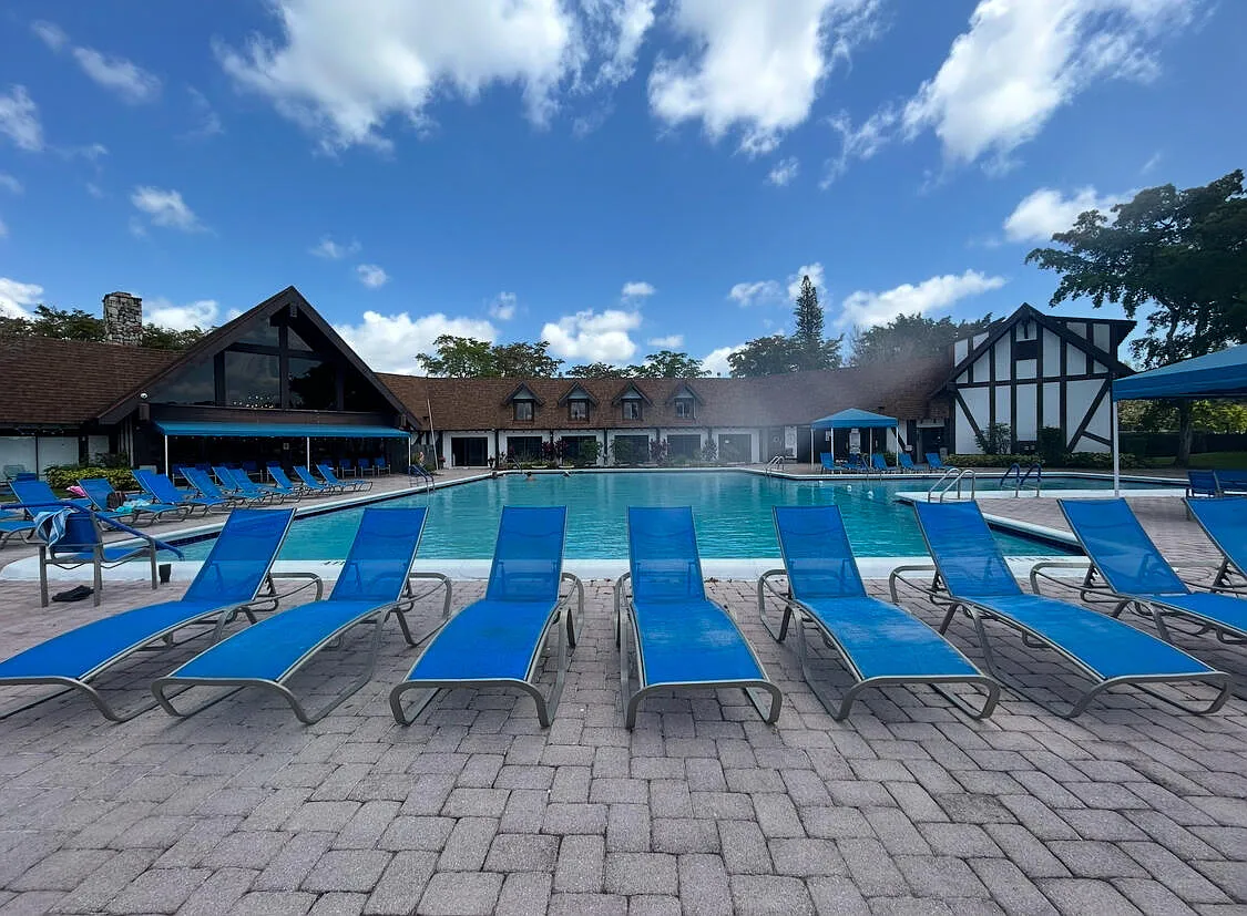 1 bed, 1.5 bath, 800 sqft, $1,550 — Photo 1