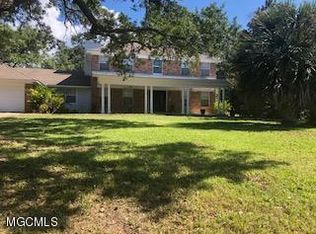 212 Inverness Ct, Ocean Springs, MS 39564