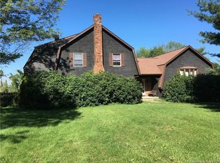 1057 Andrew Mountain Rd, Naugatuck, CT 06770