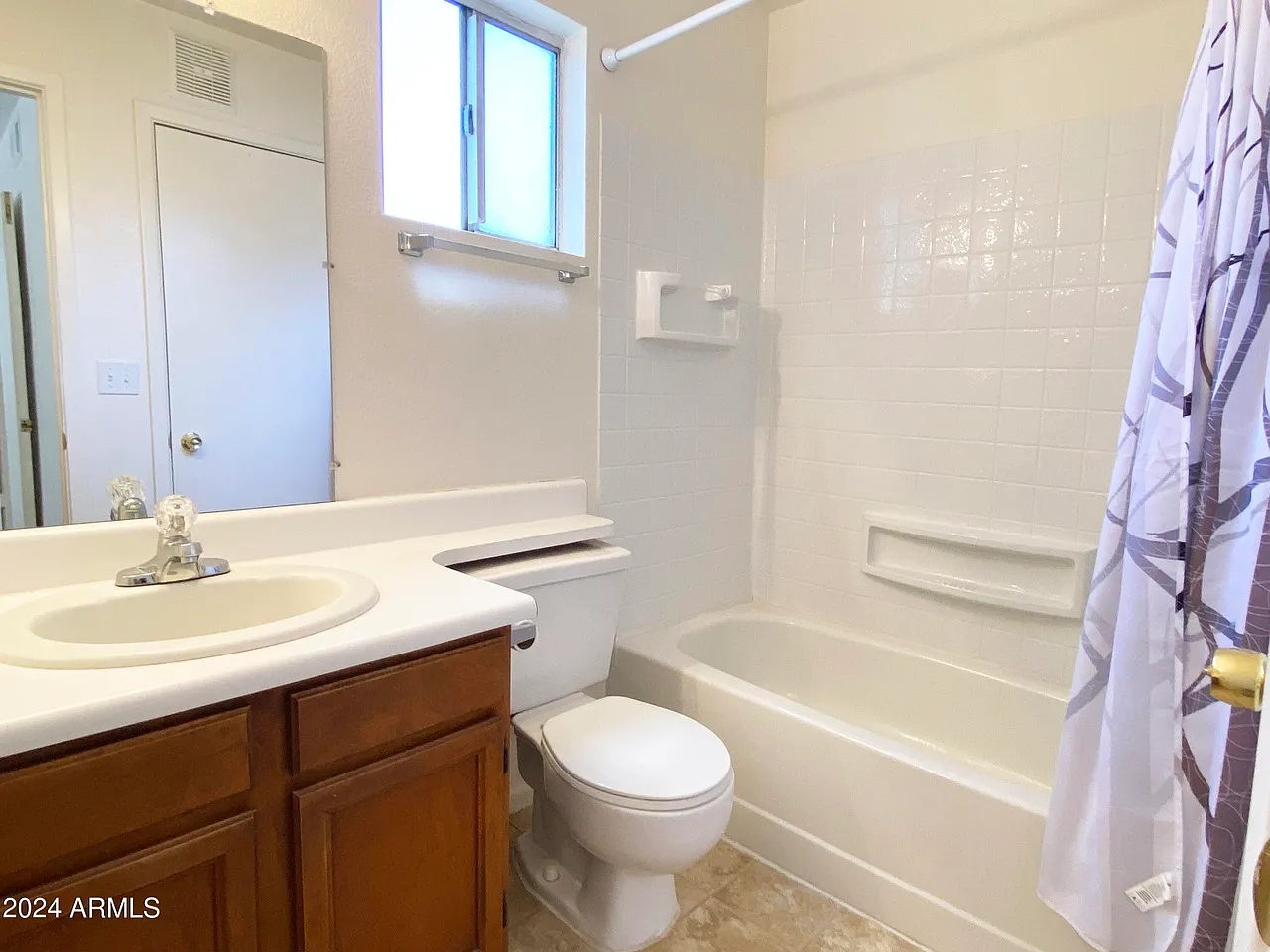 653 W Guadalupe Rd — Photo 3