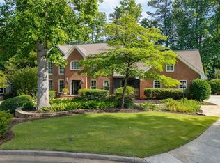 1018 Redfield Ln, Dunwoody, GA 30338