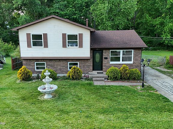 3rd image of 1411 Knight Rd