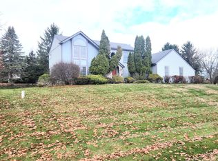 1660 Pond Shore Dr, Ann Arbor, MI 48108