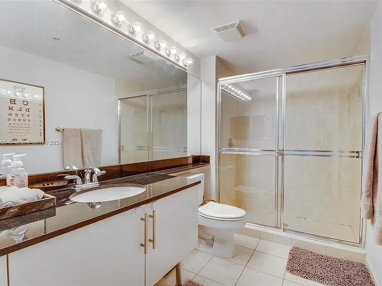31 SE 5th St #801 — Photo 14