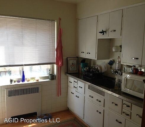 5th image of 231 Loraine Ave APT 2
