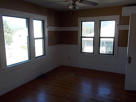 4th image of 321 Nevada St
