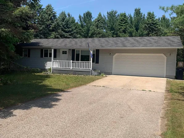 7470 Sandy Ln, Bellaire, MI 49615