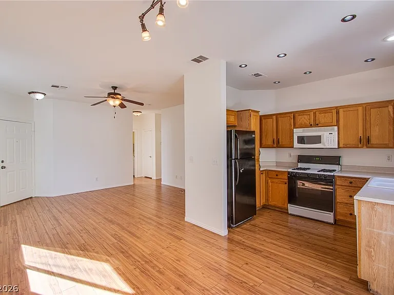 8836 Iron Hitch Ave — Photo 6