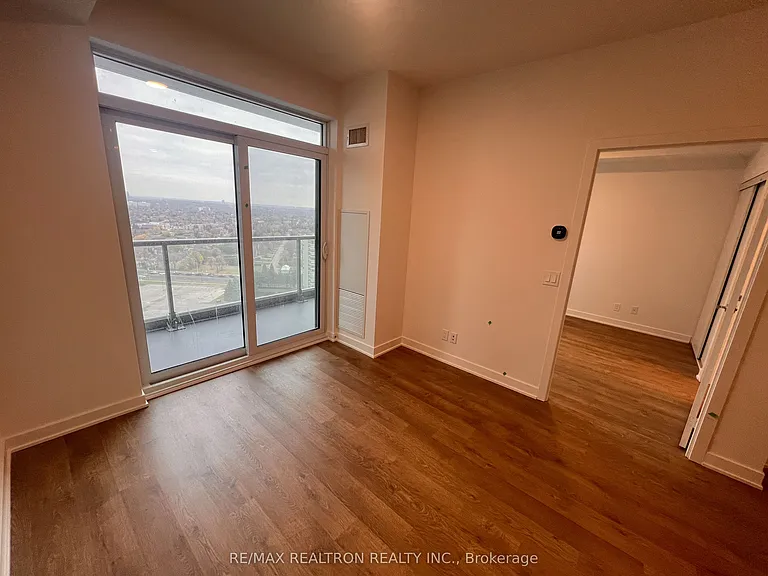 30 Upper Mall Way #2108 — Photo 10