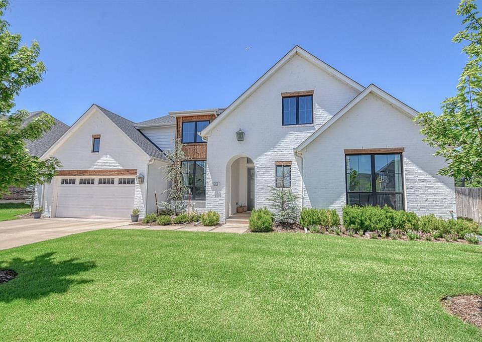 1st image of 322 Bulverde Dr