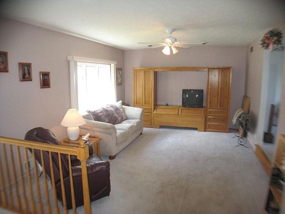 4th image of 3253 Leeward Cir