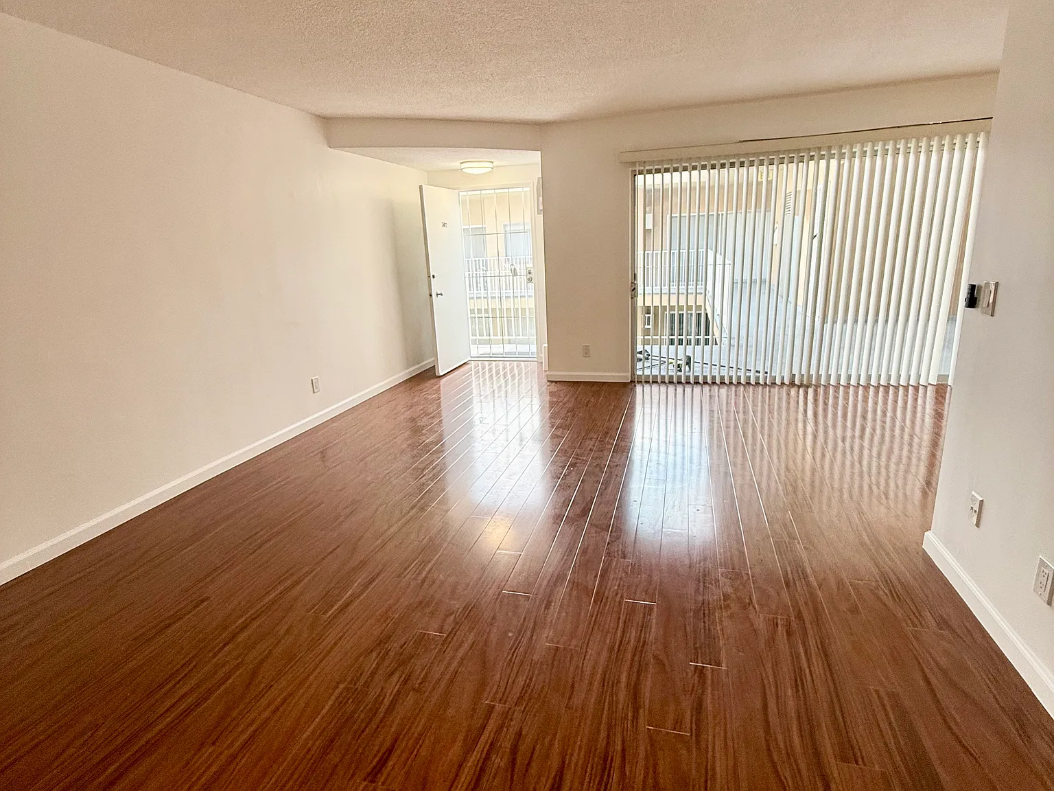 1138 Hacienda Place — Photo 4