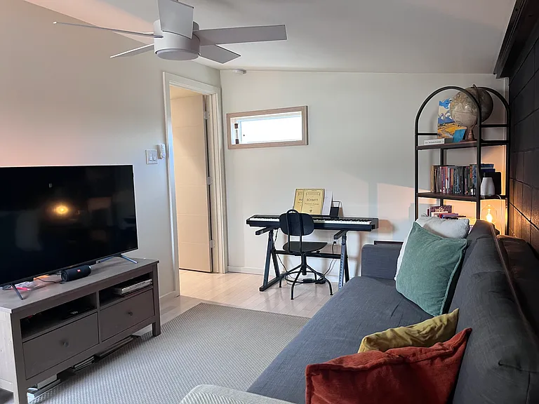 410 Avenue T — Photo 16