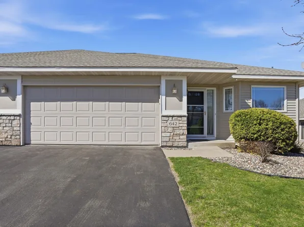642 Union Ct, Cannon Falls, MN 55009
