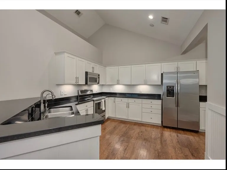 109 Edgewood Ct — Photo 5