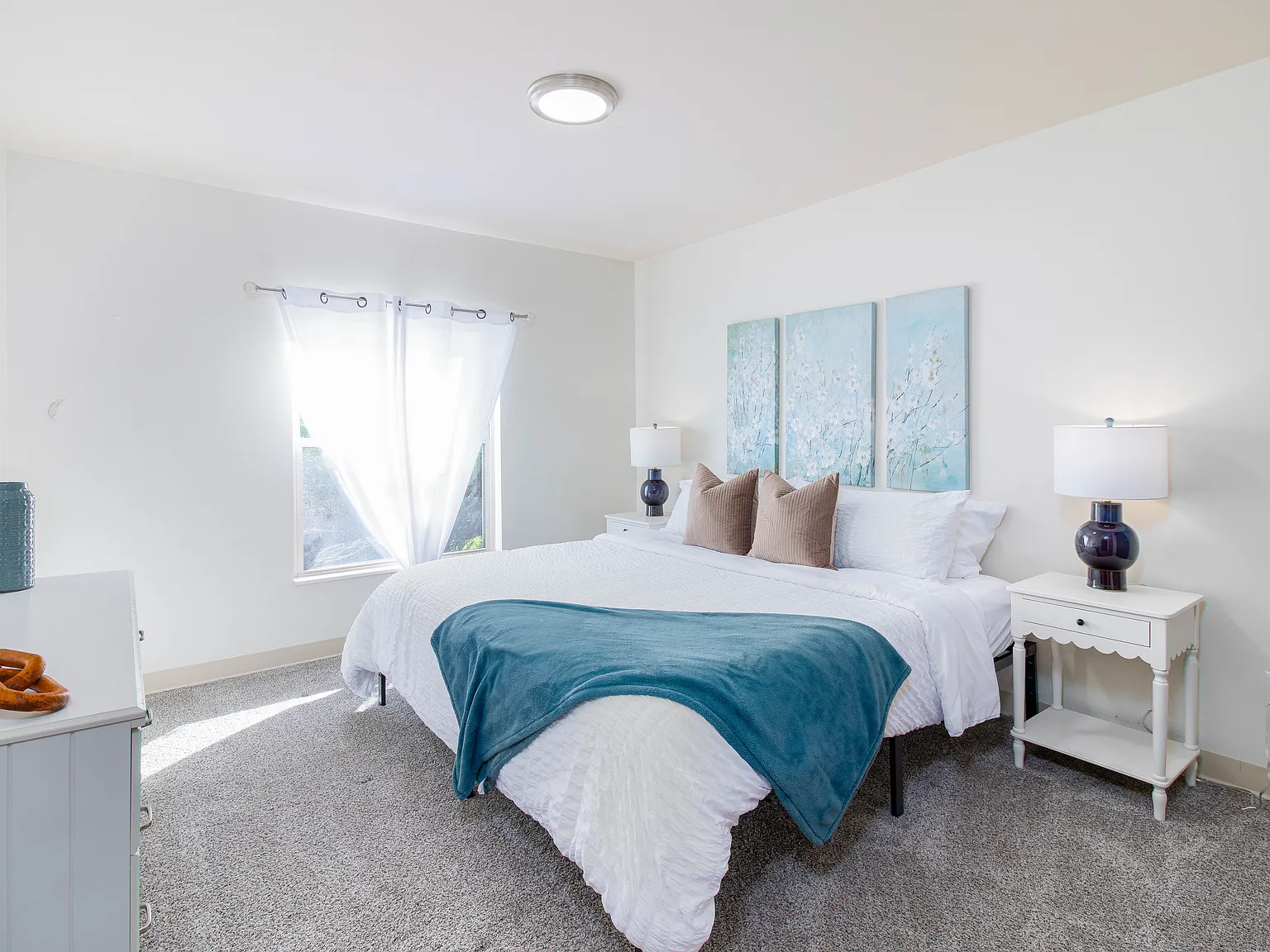 4 bed, 2800 sqft, $7,900 — Photo 3