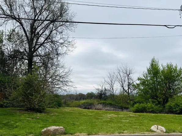4110 Fee Fee Rd, Bridgeton, MO 63044